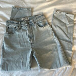Abercrombie light wash ankle straight ultra high rise jeans